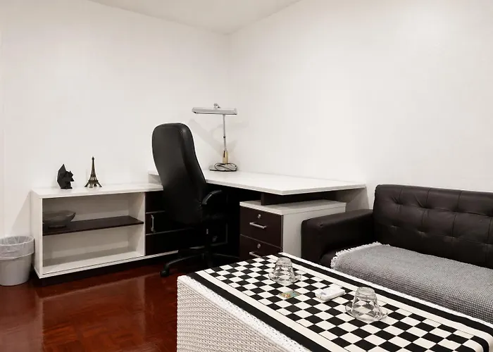 Remote Work Ready 50sqm Work Desk Sleeps 3