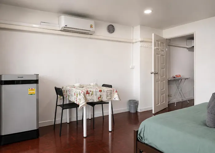 Remote Work Ready 50sqm Work Desk Sleeps 3 Lejlighed *
